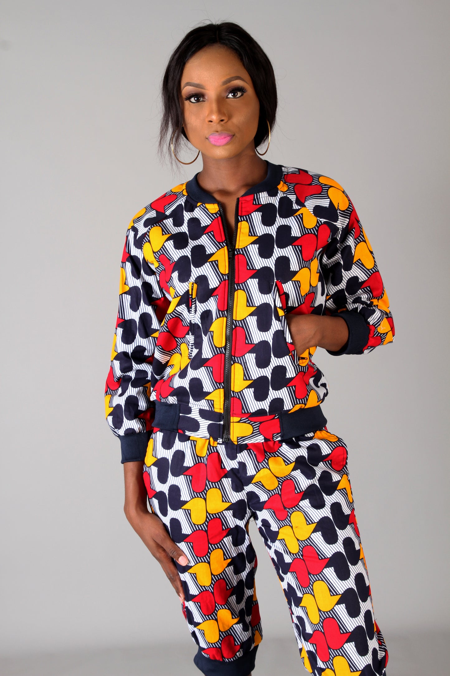 Conjunto de chaqueta de bombardero de talla grande con estampado de Ankara africano / Conjunto de jogger con estampado de África / Ropa de dos estampados con estampado de Ankara / Venta de ropa / Vestido a medida / Hecho a medida / Traje a medida